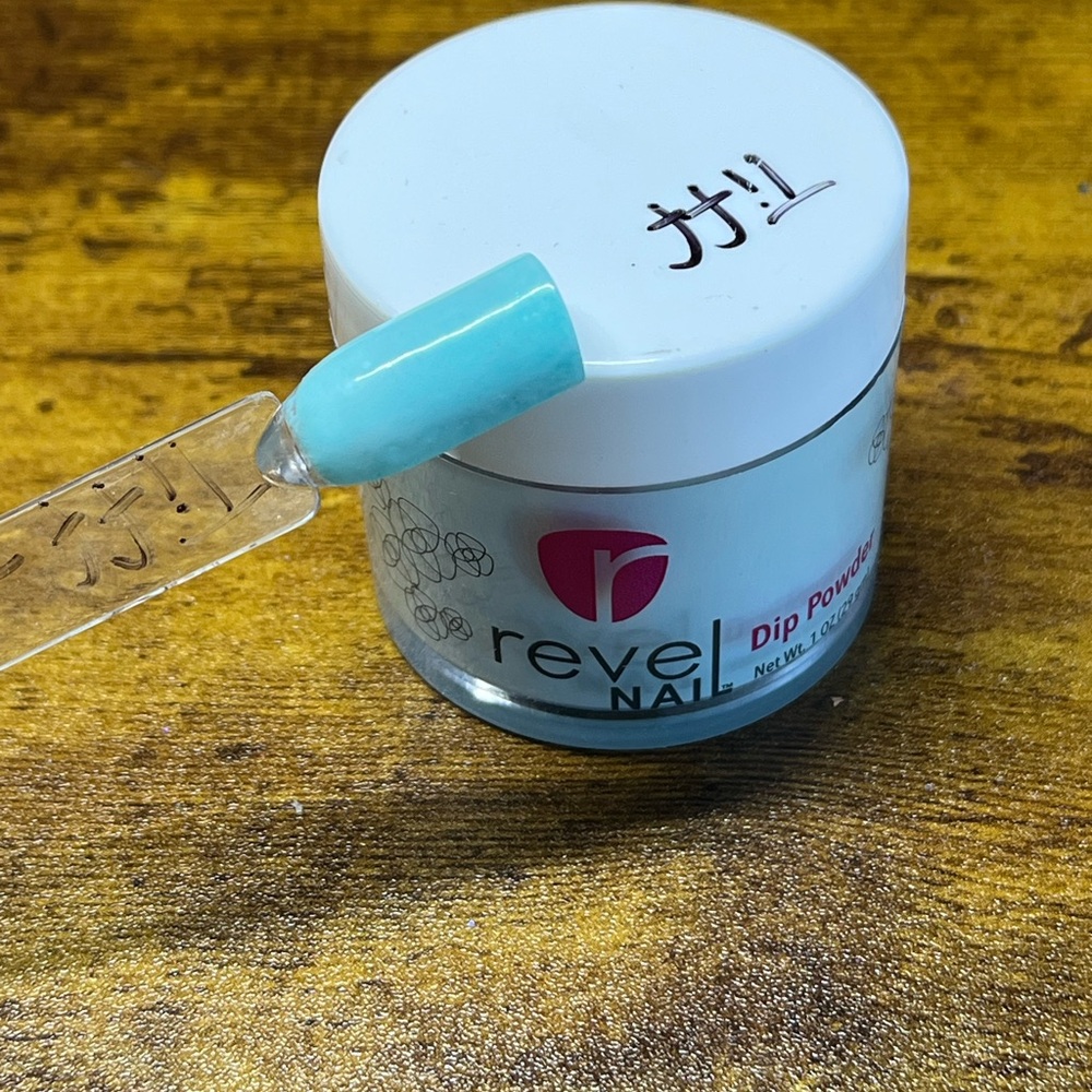 Revel Nail Dip Powder- Tiff